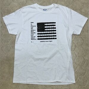 Men’s Large Unisex American Flag MAKE AMERICA GREAT AGAIN Multicultural T Shirt